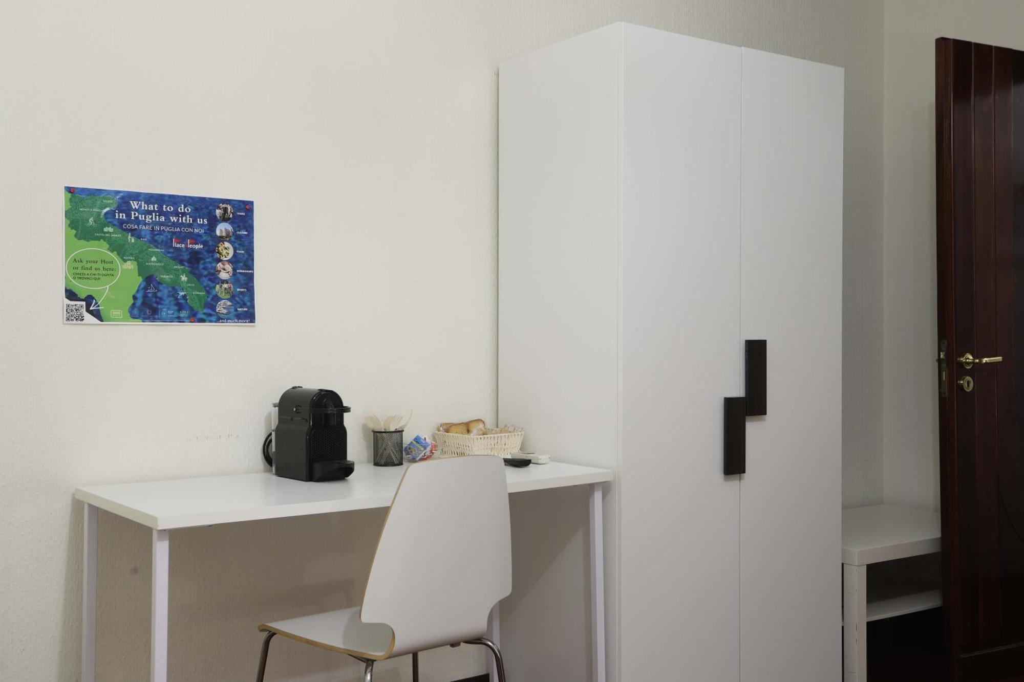 Clorinda'S Rooms Bari Exterior photo